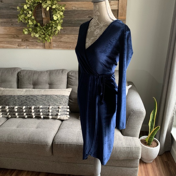 Boohoo Velvet Tie Waist Wrap Midi Dress- Navy - Picture 5 of 14